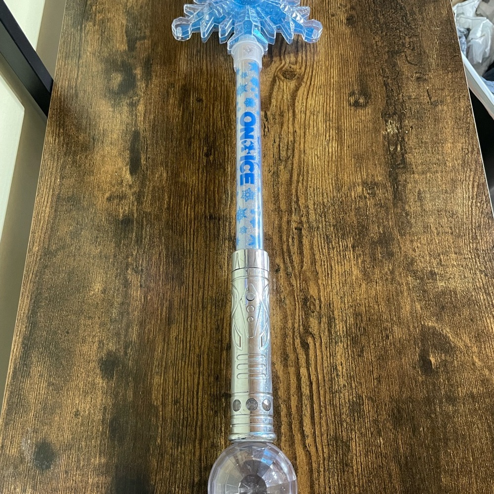 Disney on ice Elsa light up wand WORKS